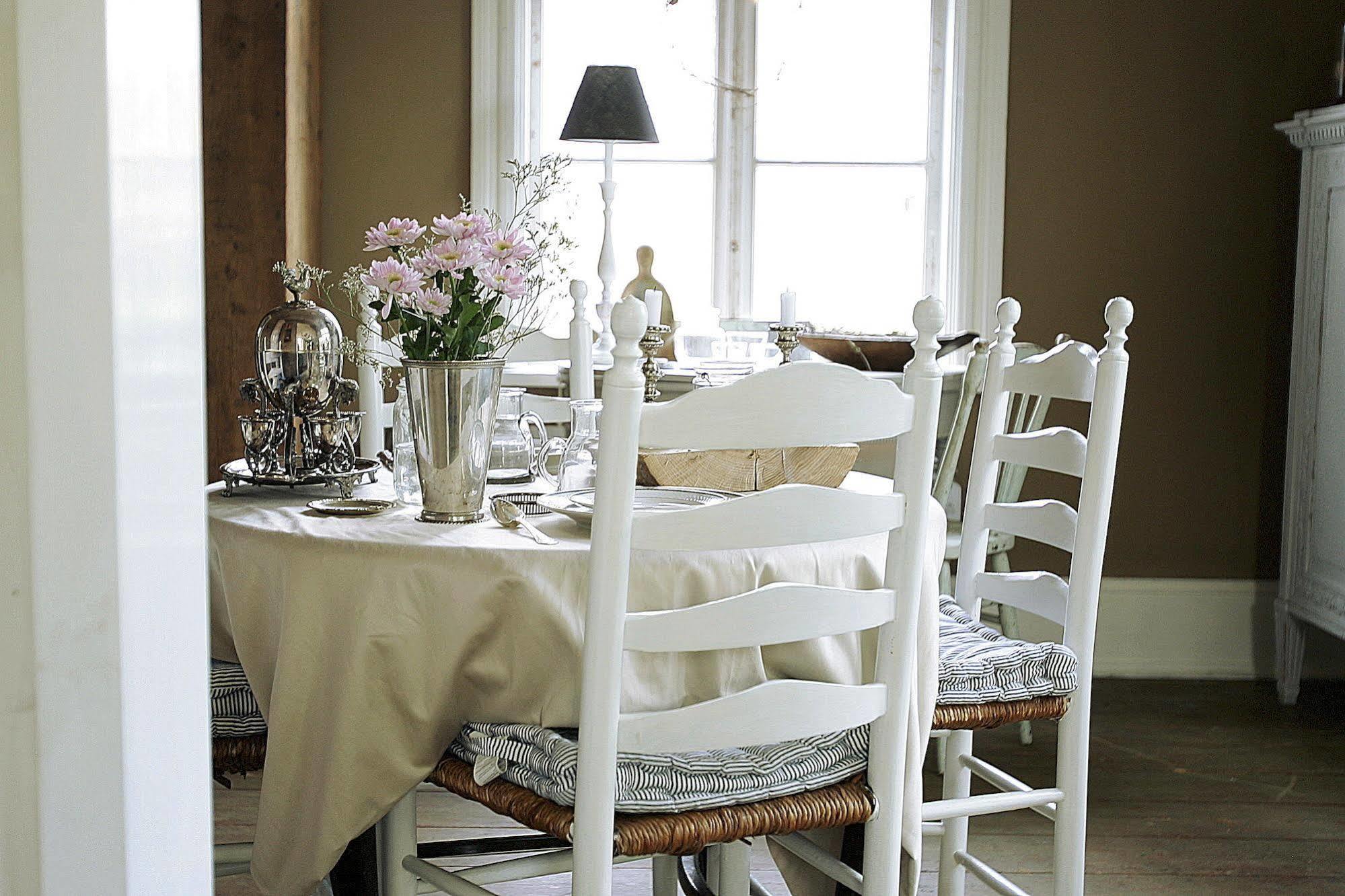 Bed and Breakfast Aeppelgarden Mariestad Exterior foto
